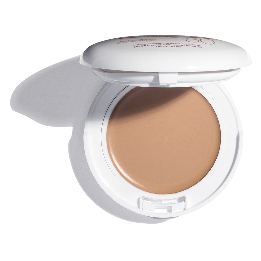 <p>A 100% mineral sunscreen with a lightweight cream-to-powder texture, infused with a potent, photostable antioxidant. Offers broad-spectrum SPF 50 protection against UVA and UVB rays.</p>