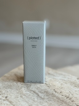 <p><span>PLATED™ DAILY Serum is a scientific breakthrough, harnessing platelet-derived Renewosome™ technology for visibly rejuvenated, youthful-looking skin. This potent blend contains renewing exosomes, fortified with antioxidants and phosphoproteins, clinically proven to significantly minimize the appearance of wrinkles, redness, and brown spots. Offering additional hydration, it is expertly crafted for everyday use.&nbsp;</span></p><p><span>Pro Tip: DAILY is the perfect follow-up for INTENSE. After 6-12 weeks of using INTENSE, consider transitioning to DAILY for ongoing skincare maintenance.</span></p><ul><li><p>Formulated for daily use</p></li><li><p>Moisturizing formulation</p></li><li><p>Ideal for all skin types</p></li></ul>