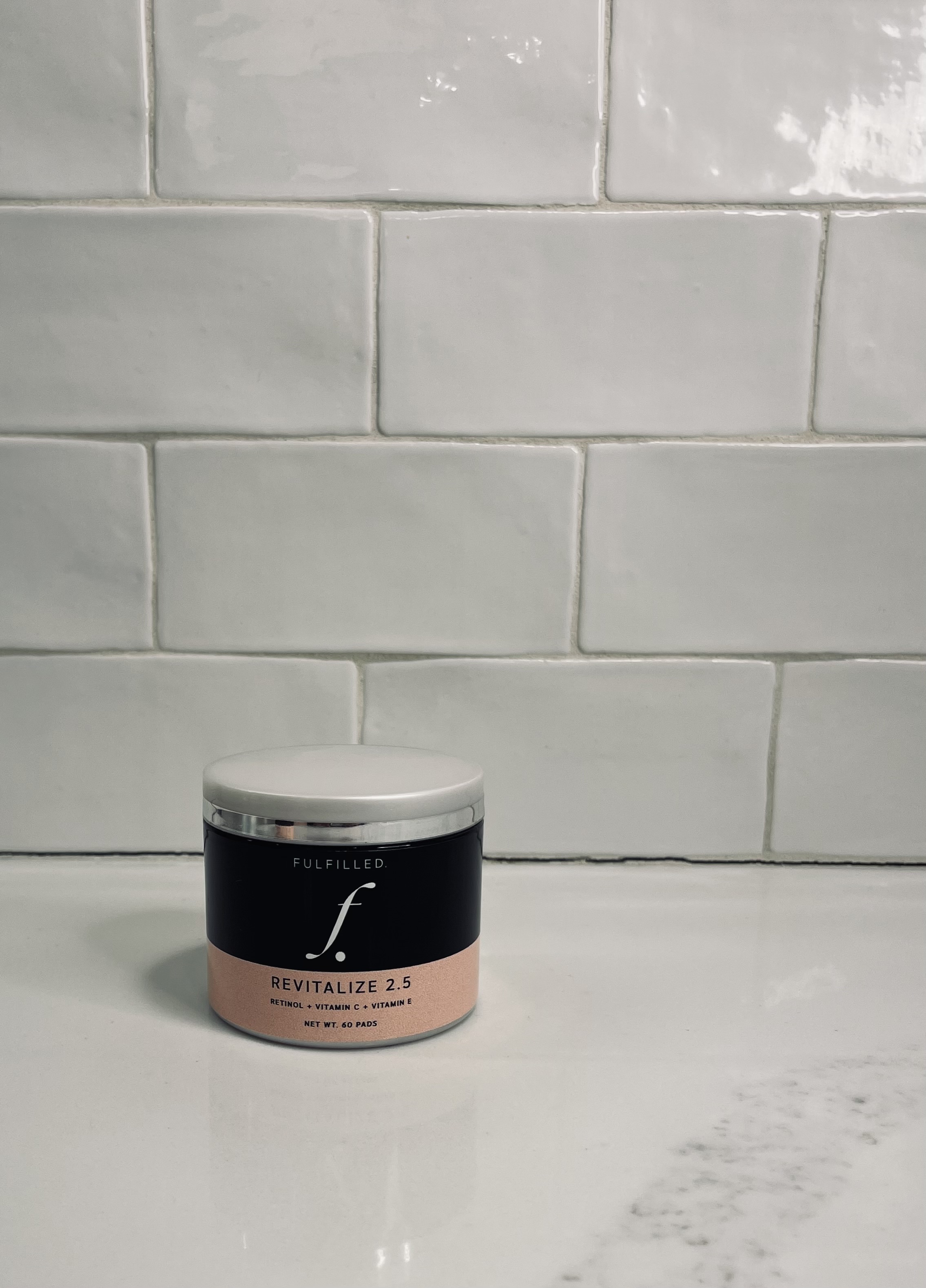 <p><span style="color: rgb(0, 0, 0); font-size: 15px">Pre-dosed treatment pads infused with Bakuchiol Retinol, Vitamin C, and Vitamin E to gently smooth, brighten, and renew. This well-tolerated, antioxidant-rich formula improves tone, texture, and the appearance of fine lines, delivering retinol benefits with less irritation for a radiant, balanced complexion.</span></p>
