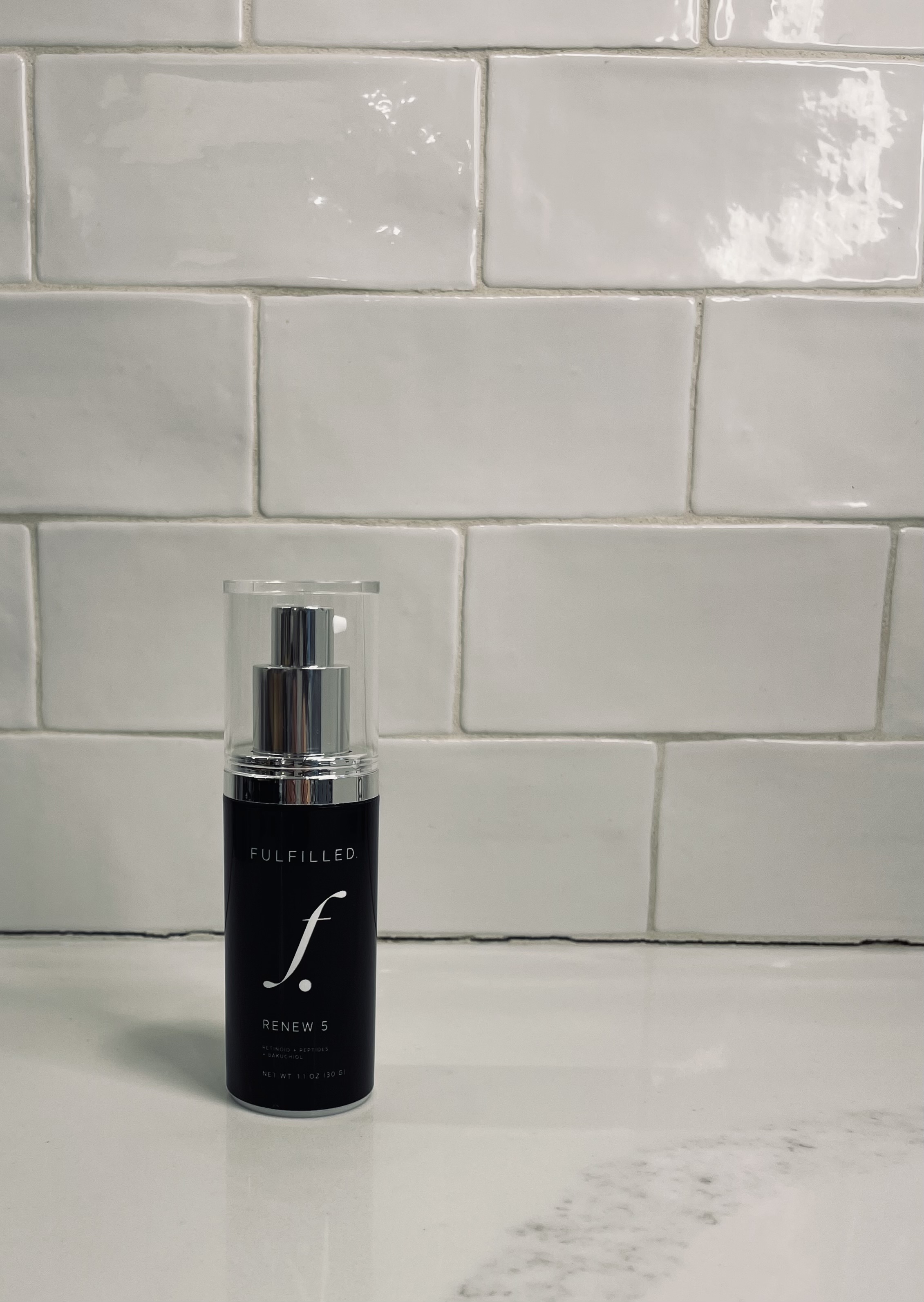 <p><span style="color: rgb(0, 0, 0); font-size: 15px">Formulated with Bakuchiol Retinol, this advanced treatment oil is strong enough to stimulate collagen renewal—yet gentle enough for daily use. Infused with Peptides and antioxidants, it targets fine lines, wrinkles, enlarged pores, and dullness while improving firmness and restoring a radiant, youthful glow.</span></p>