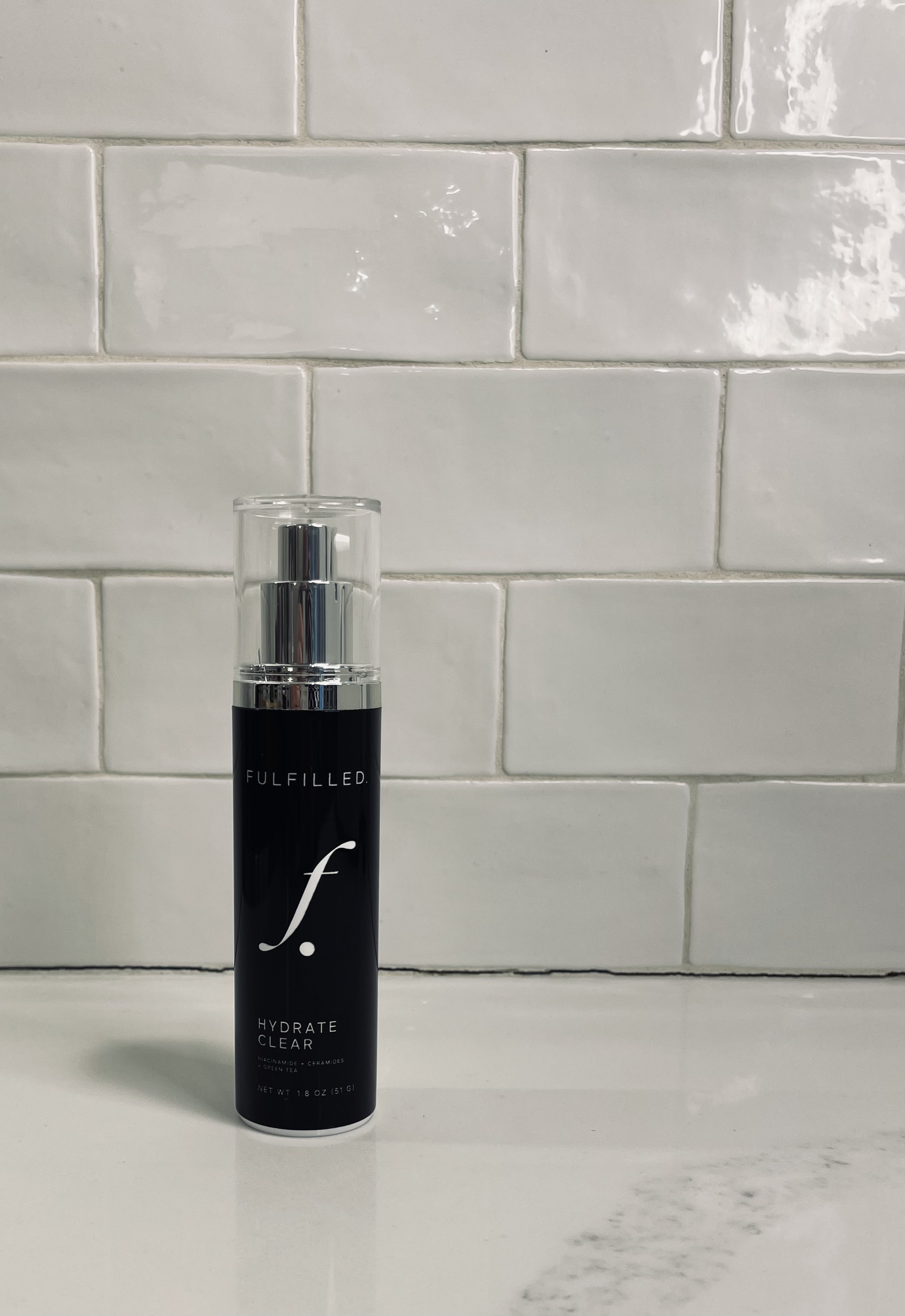 <p>A lightweight, oil-free moisturizer formulated with Niacinamide, Ceramides, and Green Tea to calm inflammation, support the skin barrier, and deliver lasting hydration without clogging pores or adding shine. Ideal for moderate to severe acne-prone skin, it helps reduce redness, improve clarity, and promote a balanced, health glow.</p>
